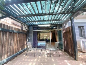 Eenvoudige driepersoonskamer | Uitzicht vanaf balkon