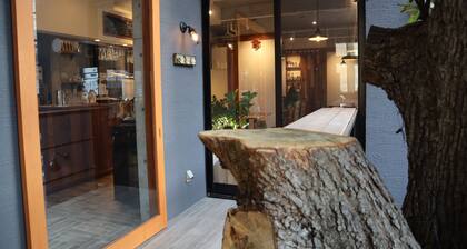 Treeside Hotel & Apartment