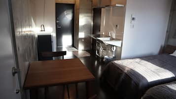 Zweibettzimmer (304) | Daunenbettdecken, individuell eingerichtet