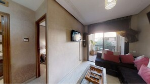Comfort Apartment, 1 Bedroom, Non Smoking | Living area | 42-inch Smart TV with satellite channels, TV - Appartement au coeur de Gueliz (Marrakech)