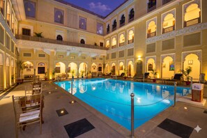 Piscina externa