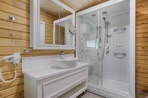 Villa, vista mare | Bagno | Doccia, doccia idromassaggio, asciugacapelli