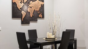 In-room dining - Rental In Rome Apartment Archimede (Rome)