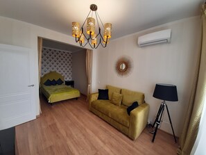 Habitación clásica, varias camas, para no fumadores, vista a la ciudad | Servicios de la habitación