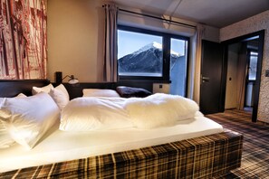 Departamento Gallery, varias camas, para no fumadores | 3 habitaciones, edredón, decoración personalizada y muebles diferentes 