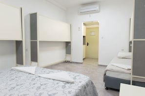 Standard Room, Non Smoking | Minibar, blackout curtains, soundproofing, iron/ironing board - Hi Mitzpe Ramon Hostel (Ramat Negev)