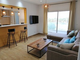 Apartment | Living room | Flat-screen TV