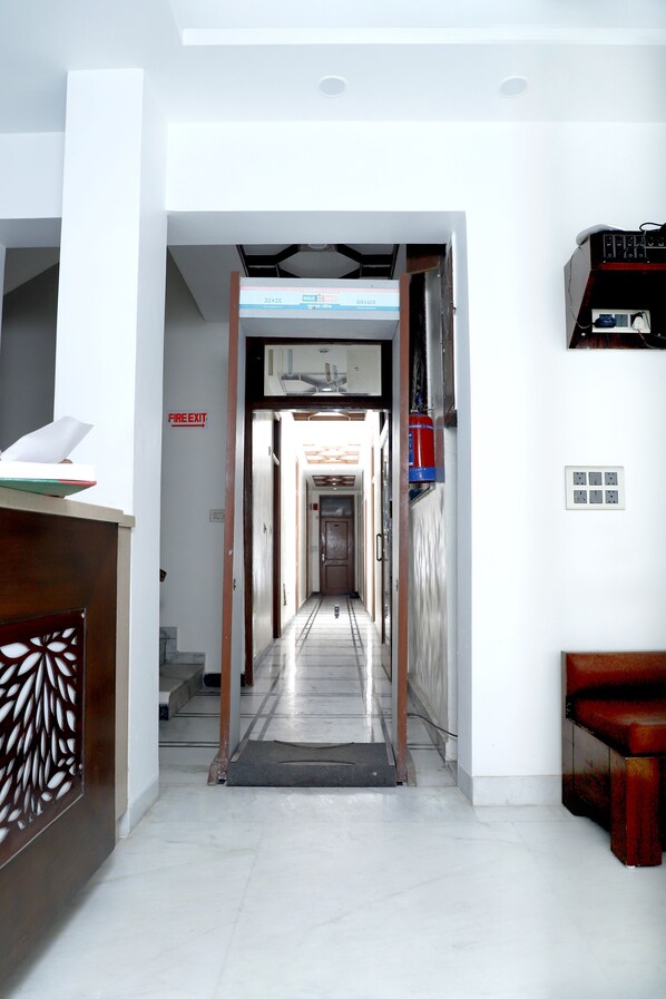Interior entrance - Hotel Maharani Delhi (New Delhi)