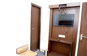 Standard Double Room with Fan | Property amenity - Hotel Maharani Delhi (New Delhi)