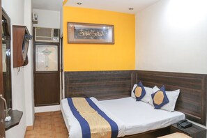 Deluxe driepersoonskamer, 1 tweepersoonsbed | Kameruitzicht