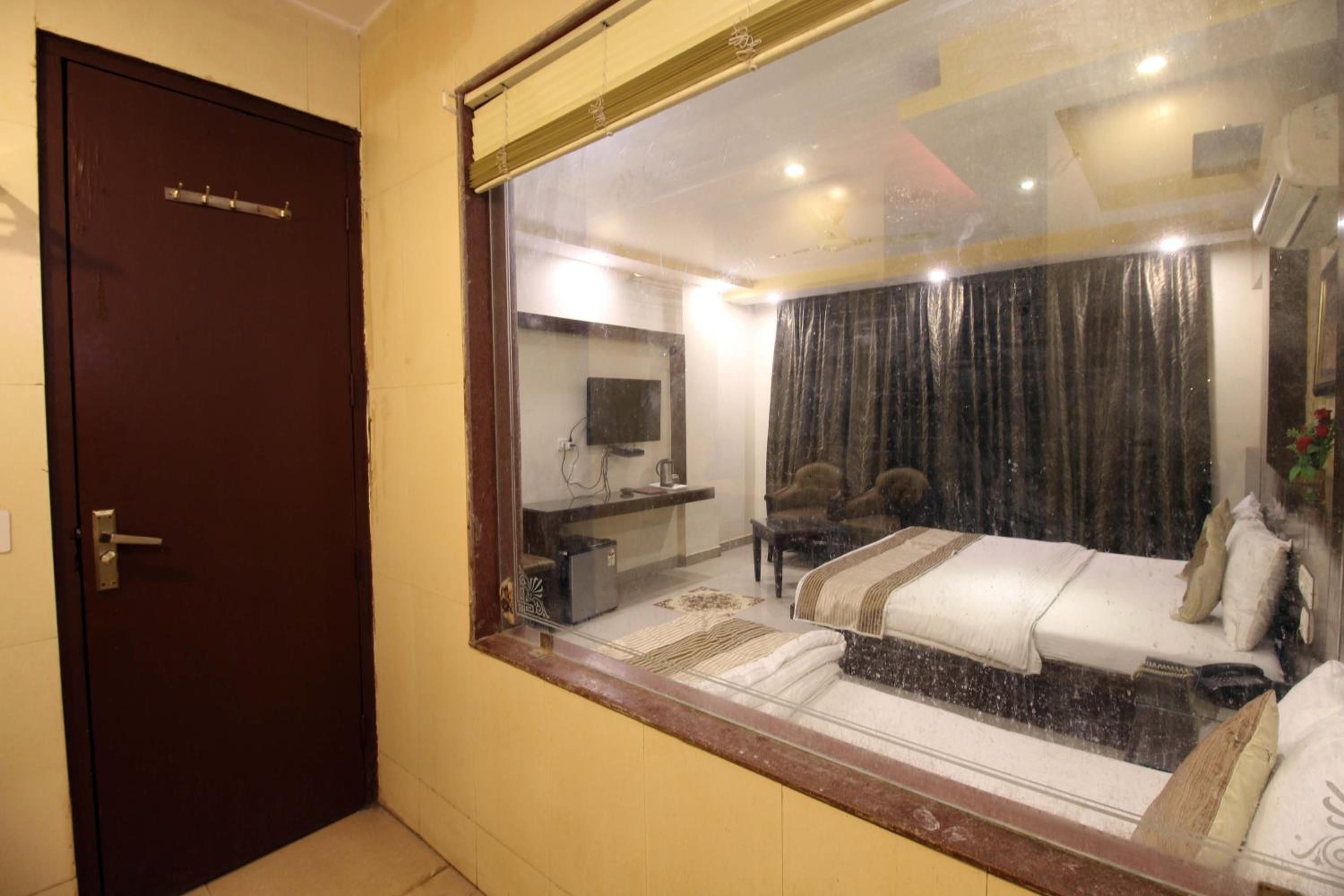 Photo - Hotel star view '2mins from Metro Station near 5mins distance New Delhi Railway Station