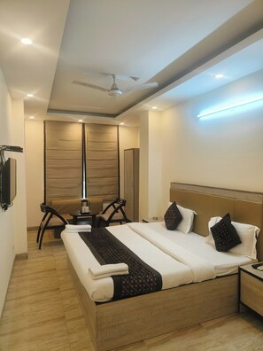 Super Deluxe Room | 1 bedroom, blackout drapes, iron/ironing board, cribs/infant beds - Hotel Grace at Karol Bagh (New Delhi)