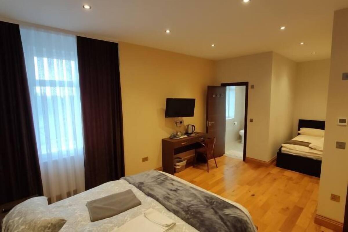 In-room safe, desk, iron/ironing board (on request), WiFi (free)
