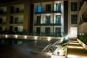 Outdoor pool - Embassy Gardens Premier Suites (Accra)