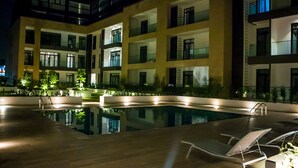 Front of property - evening/night - Embassy Gardens Premier Suites (Accra)