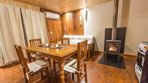 In-room dining - Cabañas San Francisco (Plottier)