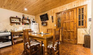 In-room dining - Cabañas San Francisco (Plottier)
