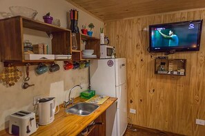 大型雪櫃/冰箱、微波爐、焗爐、咖啡機/沖茶器