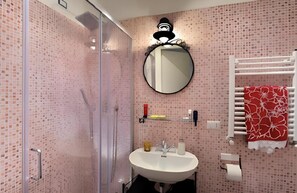 Standard Triple Room, Ensuite | Bathroom - Beside the Vatican (Rome)