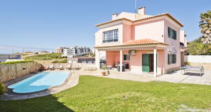 Villa spacieuse au sommet d'une colline avec vue sur l'océan + piscine privée
