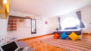1 chambre, coffres-forts dans les chambres, fer et planche à repasser