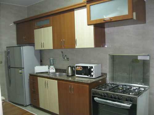 Three bedroom apartment with pyramids view roof 