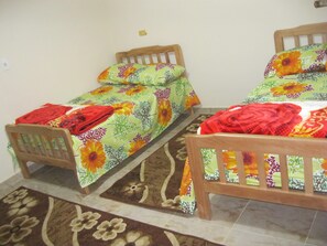 3 bedrooms, iron/ironing board, WiFi - Three bedroom apartment with pyramids view roof (Giza)