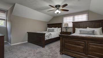 4 slaapkamers, een strijkplank/strijkijzer, gratis wifi, beddengoed