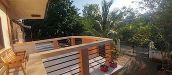 Larosa Hostel Bed and breakfast