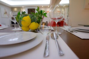 Dining - Athens Urban Visions Art Apartment. Breath taking Views to Acropolis.  (Athina)