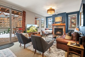 Smart TV, chimenea, videojuegos y Hulu
