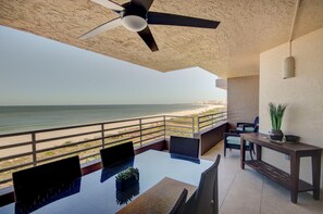 Outdoor dining - Somerset 510- Beautiful Beach Front Condo! Lovely Beach Décor! (Marco Island)