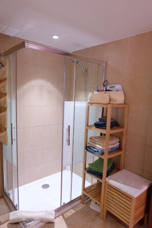 Shower, hair dryer, towels, soap - IDEAL FOR FAMILIES. COMFORT AND FUN (Felanitx)