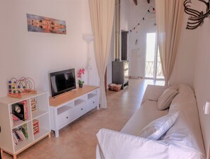 2 bedrooms, in-room safe, iron/ironing board, WiFi