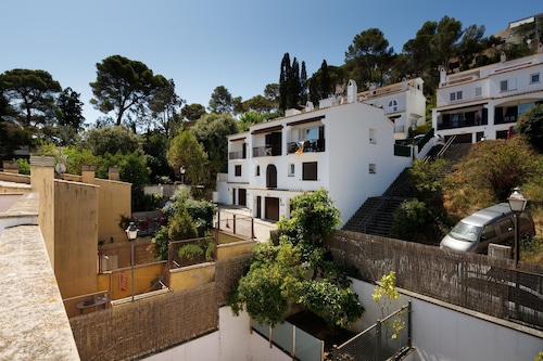 BIG TERRACE HOUSE with PARKING
