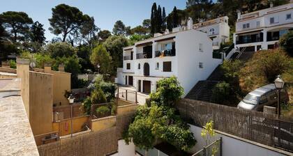 BIG TERRACE HOUSE with PARKING