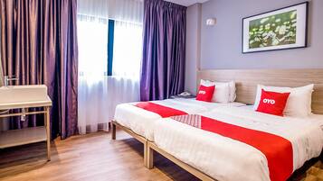 1 bedroom, desk, free WiFi, bed sheets