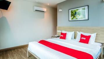 1 bedroom, desk, free WiFi, bed sheets