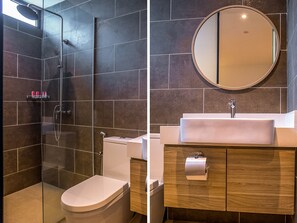 Standard Double Room, 1 Queen Bed | Bathroom | Shower, free toiletries, bidet, towels - Hotel O Mokka Hotel (Kuala Lumpur)