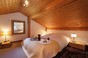 2 bedrooms, iron/ironing board, free WiFi, bed sheets - Chalet du Glacier, Chamonix, France (Chamonix)
