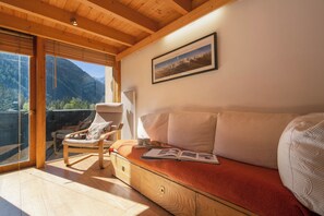 Flat-screen TV, DVD player, offices