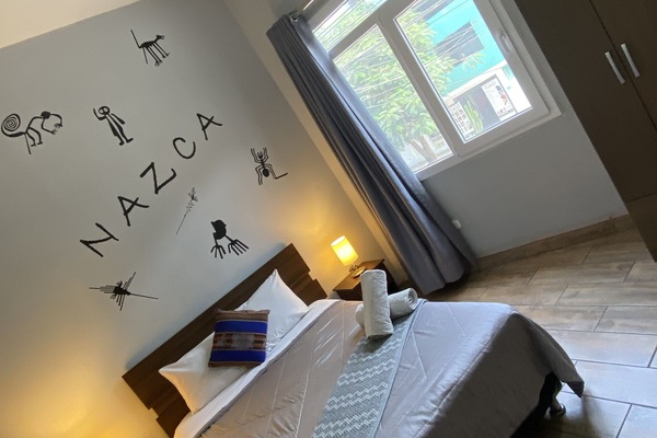 Premium tweepersoonskamer, 1 tweepersoonsbed, niet-roken | Een bureau, een strijkplank/strijkijzer, gratis wifi, beddengoed
