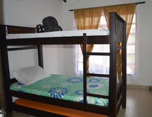 2 Schlafzimmer, Bügeleisen/Bügelbrett, Internetzugang, Bettwäsche