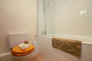 A bathroom with a toilet, a shower, and a bathtub. - Bel'Alp 16 Historical Residence Near Ski Lifts at Le Tour in Chamonix, Le Tour (Argentière), France (Le Tour (Argentière))