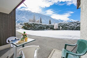 تناول الطعام بالخارج