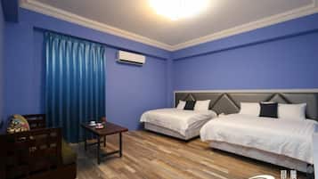 5 bedrooms, blackout curtains, soundproofing, free WiFi