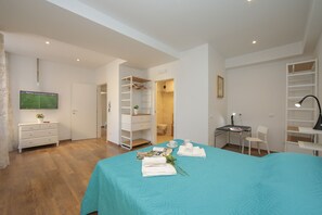 3 chambres, fer et planche à repasser, Wi-Fi gratuit, draps fournis
