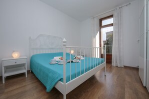 3 عدّة غرف نوم ومكواة/لوح كي وواي فاي مجانًا وملاءات أسرّة