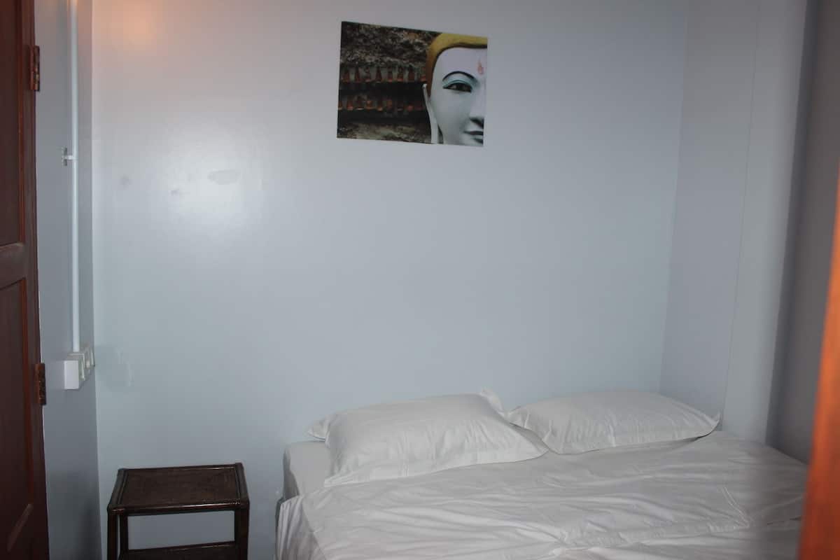 Habitación estándar doble, baño privado | Escritorio y wifi gratis