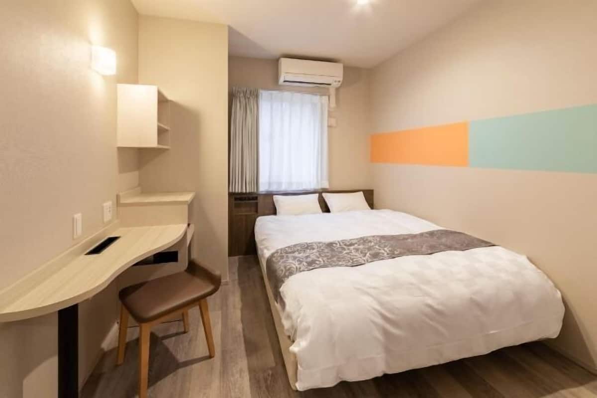 Desk, laptop workspace, iron/ironing board, free WiFi